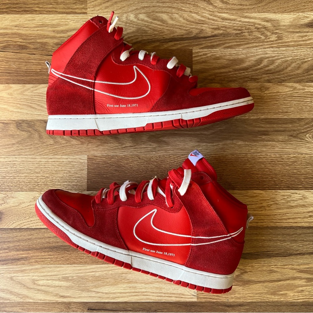 Nike Men's Red High-Top Sneakers